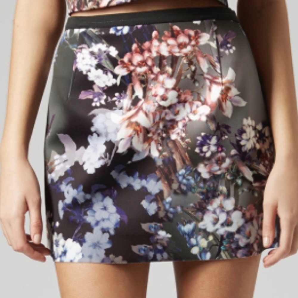 Bin 2C Top shop floral scuba mini skirt size 4 petite